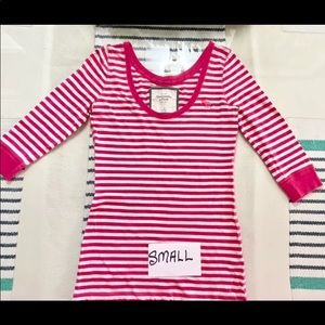 ABERCROMBIE & FITCH TOP SIZE SMALL